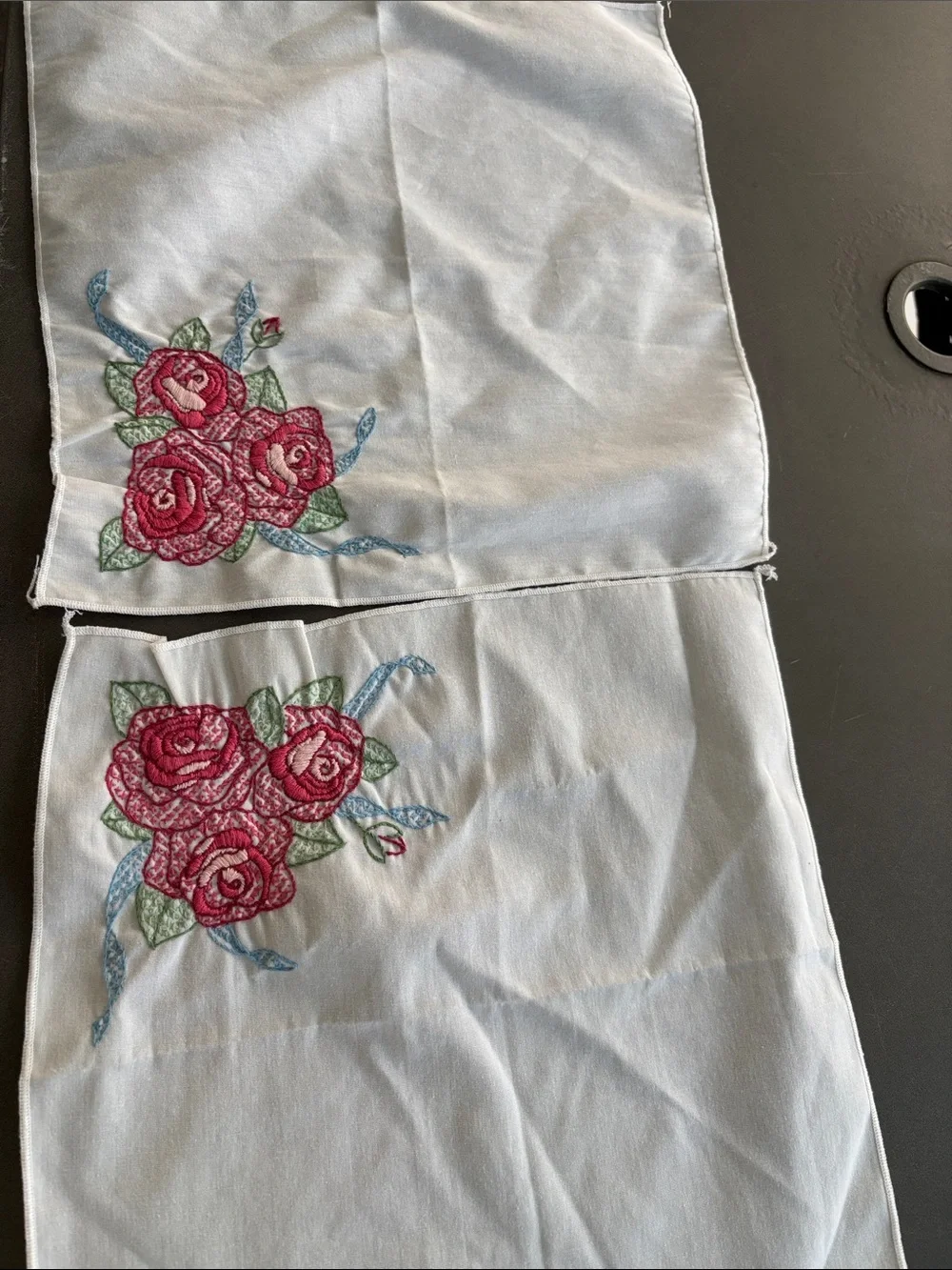 Vintage Embroidered Rose Quilted Placemat Set - White with Red & Green
